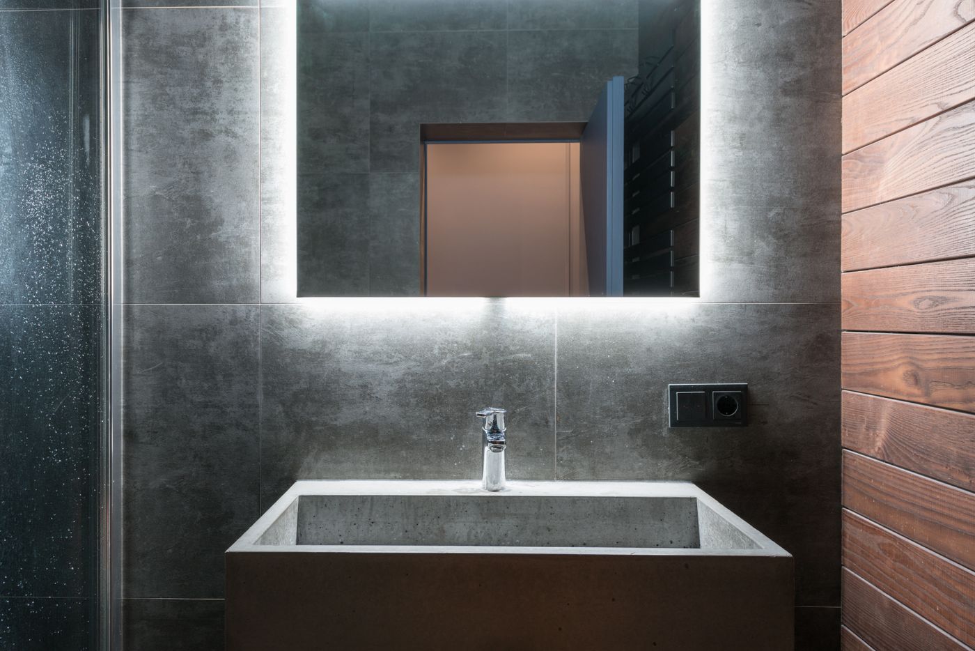 Badkamer met betonlook tegels